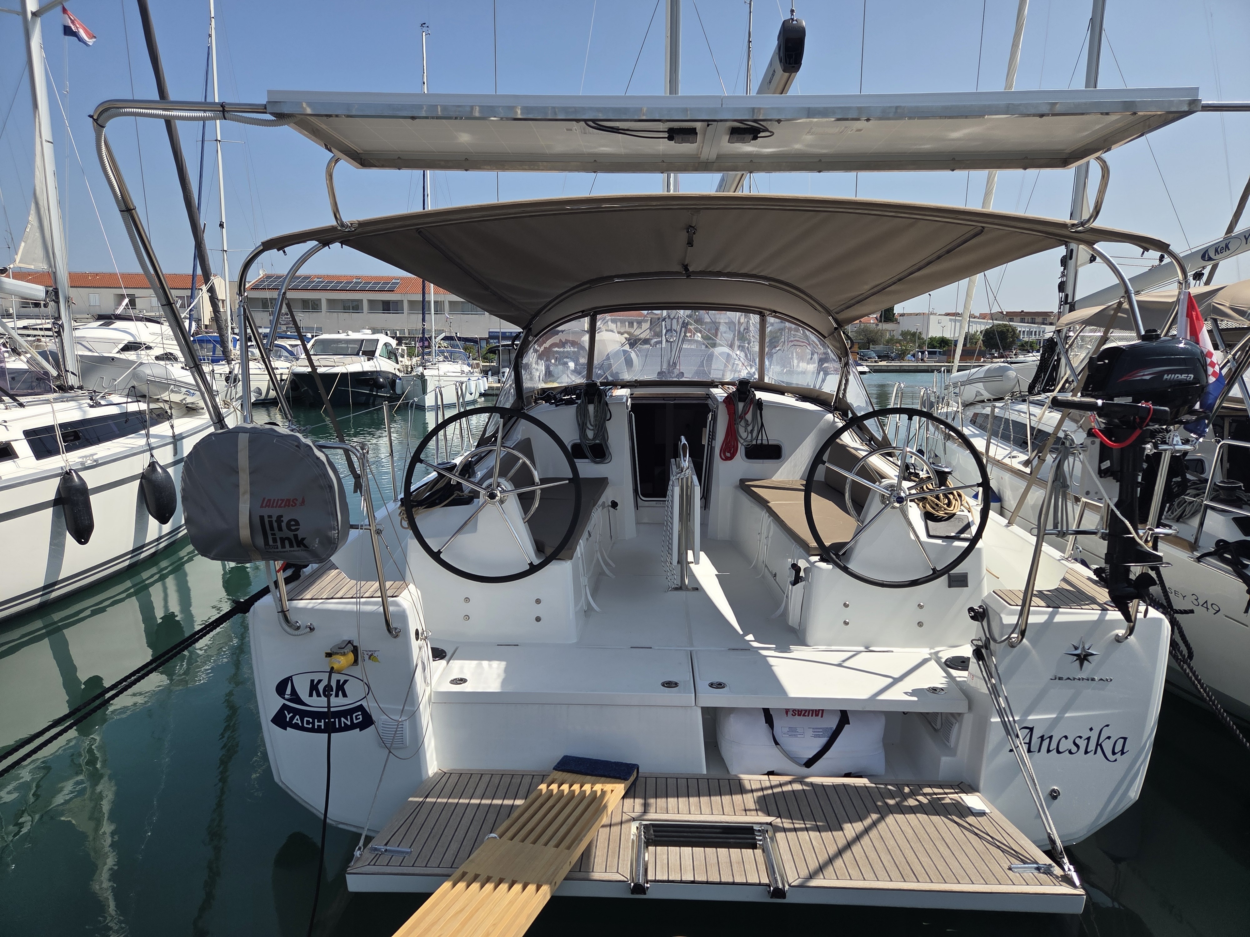Sun Odyssey 380