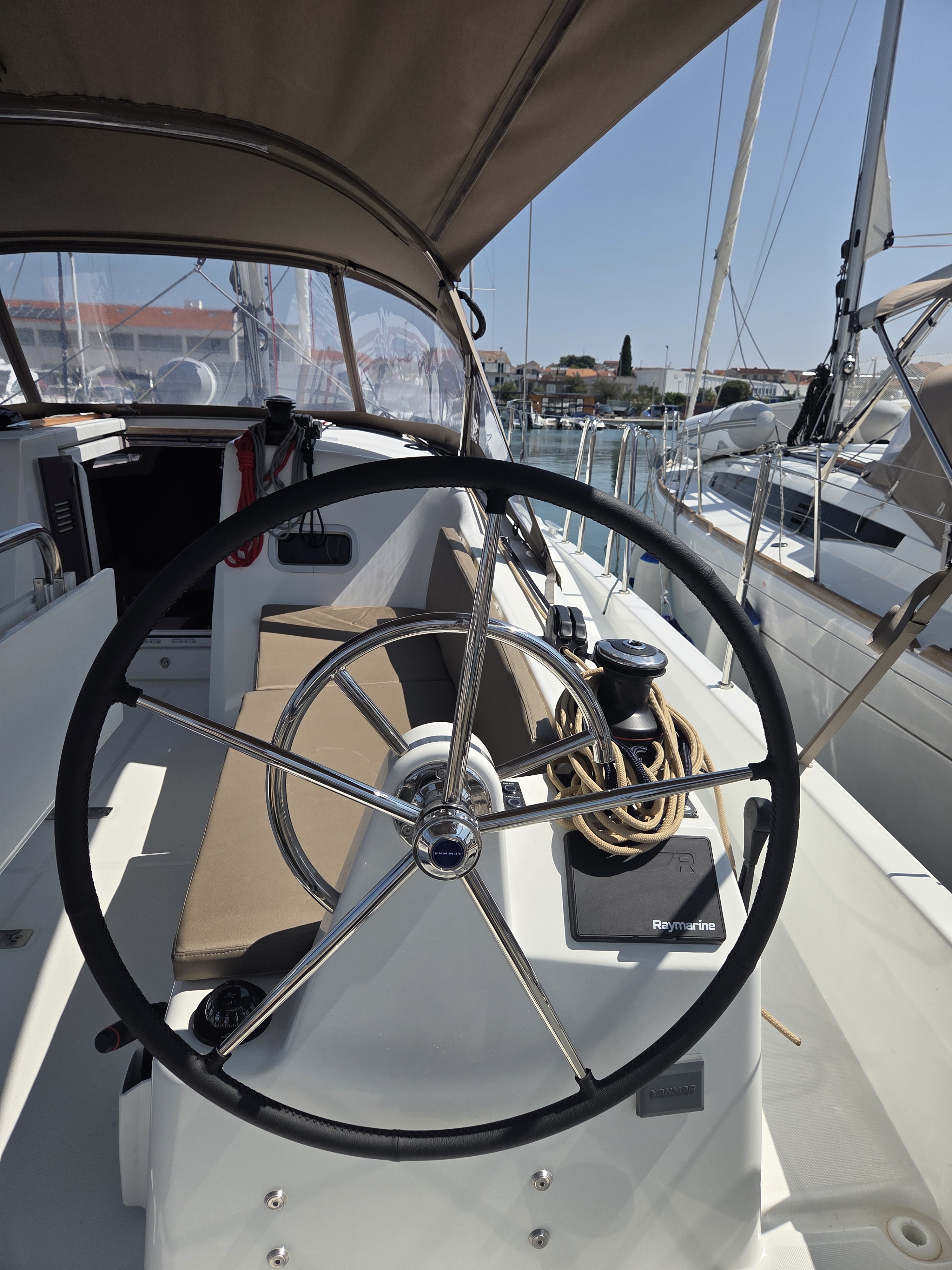 Sun Odyssey 380 interior