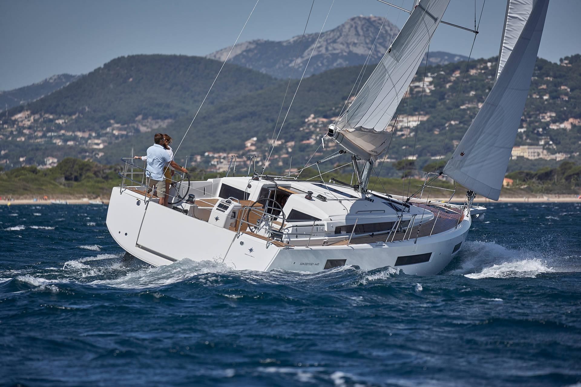 Uri, Jeanneau Sun Odyssey 440, under sail